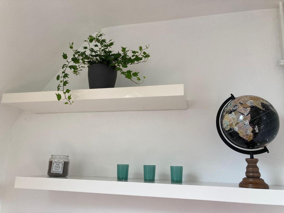 Rustig Appartement In Het Groen Met Terras Kontich Ngoại thất bức ảnh