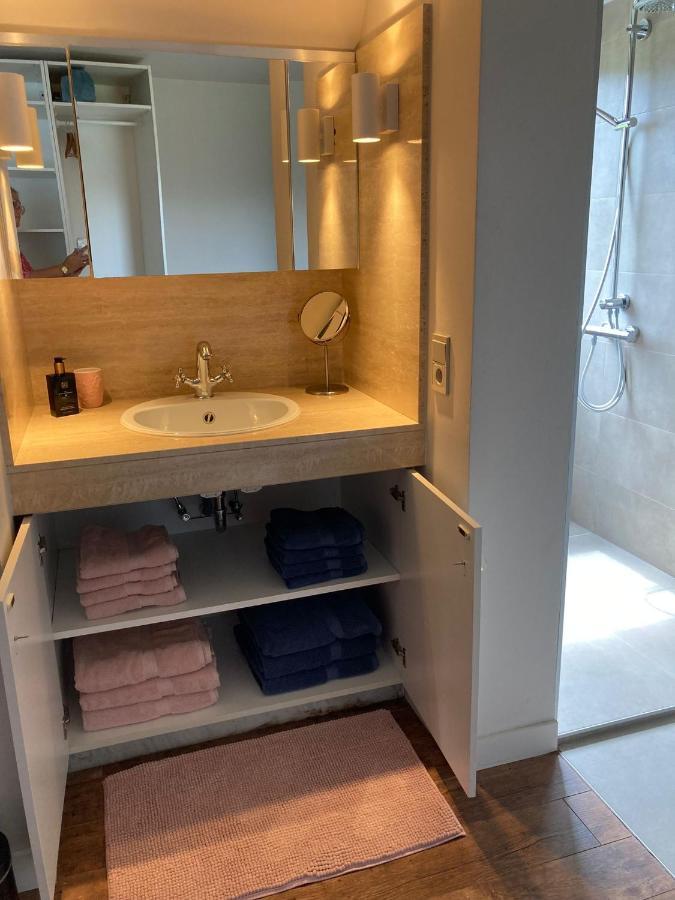 Rustig Appartement In Het Groen Met Terras Kontich Ngoại thất bức ảnh