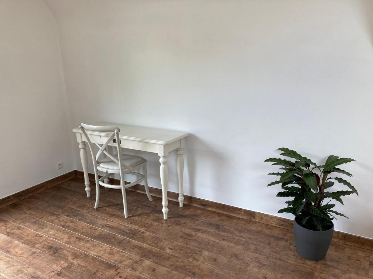 Rustig Appartement In Het Groen Met Terras Kontich Ngoại thất bức ảnh